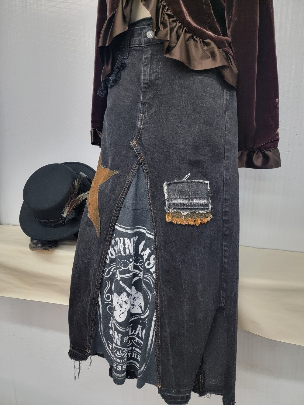 Levi's Maxi Jean Skirt With Johnny Cash - Upcycled - Picture 6 of 12